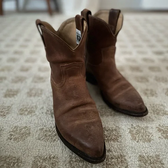 Frye Billy Short Boots - Picture 4 of 7